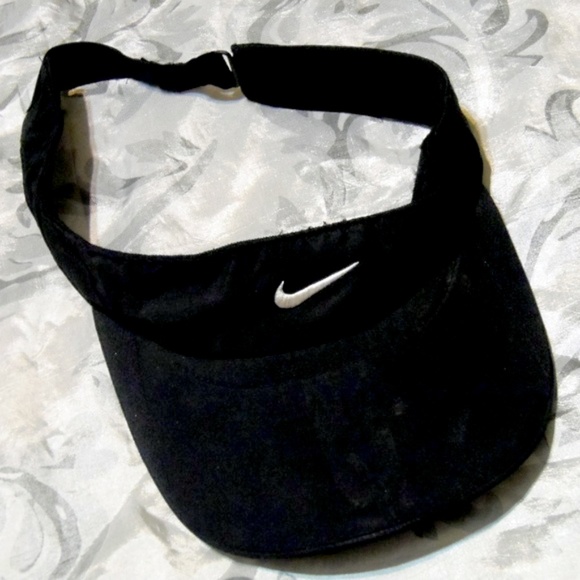 Nike Accessories - NIKE Black Sun Visor